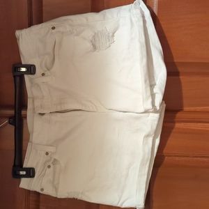 Levi White jean short